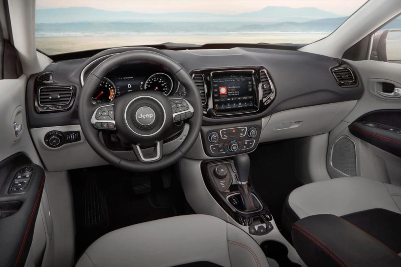 Компактный внедорожник 2017 Jeep Compass дебютировал в Лос-Анджелесе