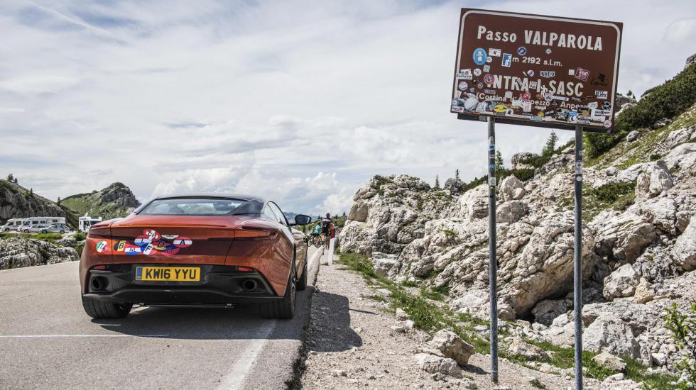 Тест-драйв от Top Gear: катаемся по Евросоюзу на Aston Martin DB11
