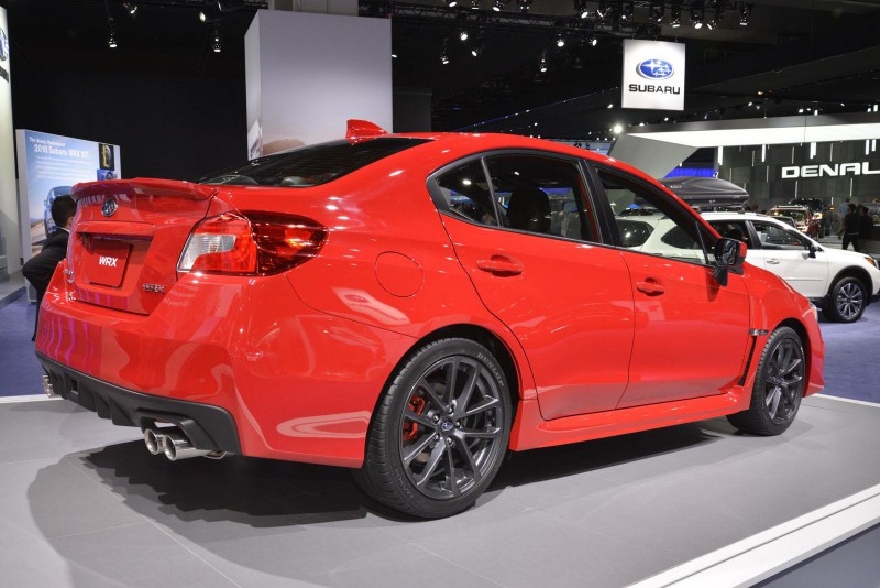 Subaru привезла в Детройт чуть обновленные 2018 WRX и WRX STI