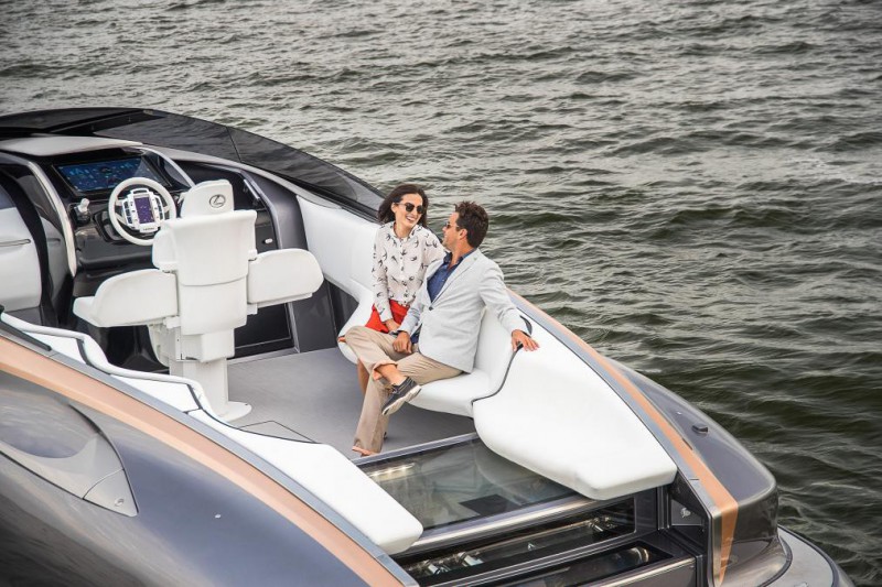 Lexus представил собственное видение скоростной яхты премиум-класса