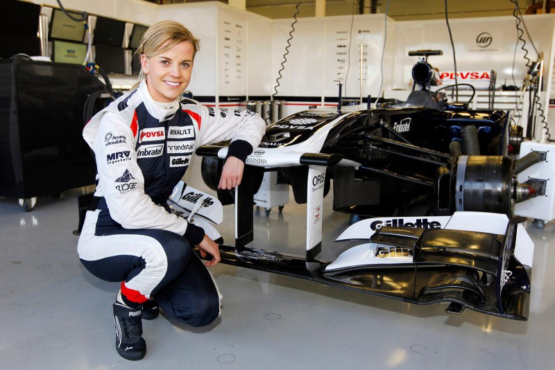 Первую женщину-пилота Формулы-1 лишили прав за... превышение скорости