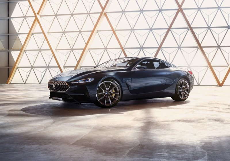 Новый BMW 8-Series Concept показали в Италии [видео]