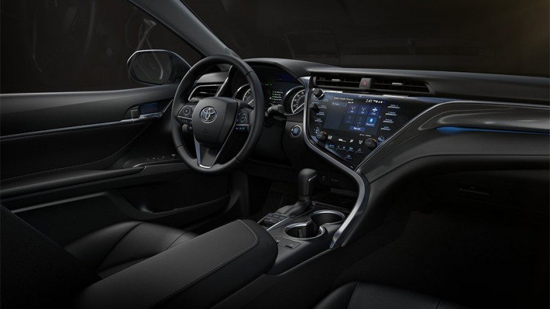 Toyota Camry нового поколения получит мультимедийный комплекс на базе Linux