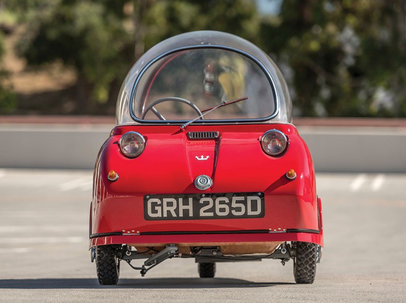 Самый маленький автомобиль Peel Trident выставят на аукцион