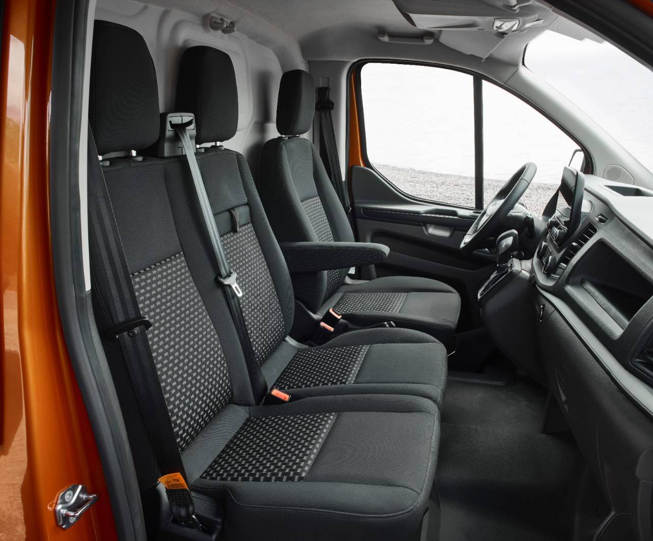 Обновленный фургон Ford Transit появится в продаже со следующего года - 2