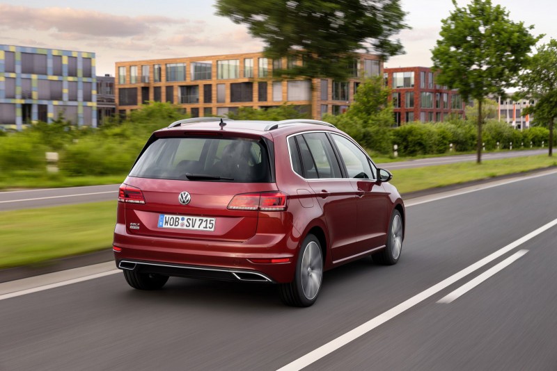 Обновленный 2018 VW Golf Sportsvan готовится к дебюту во Франкфурте