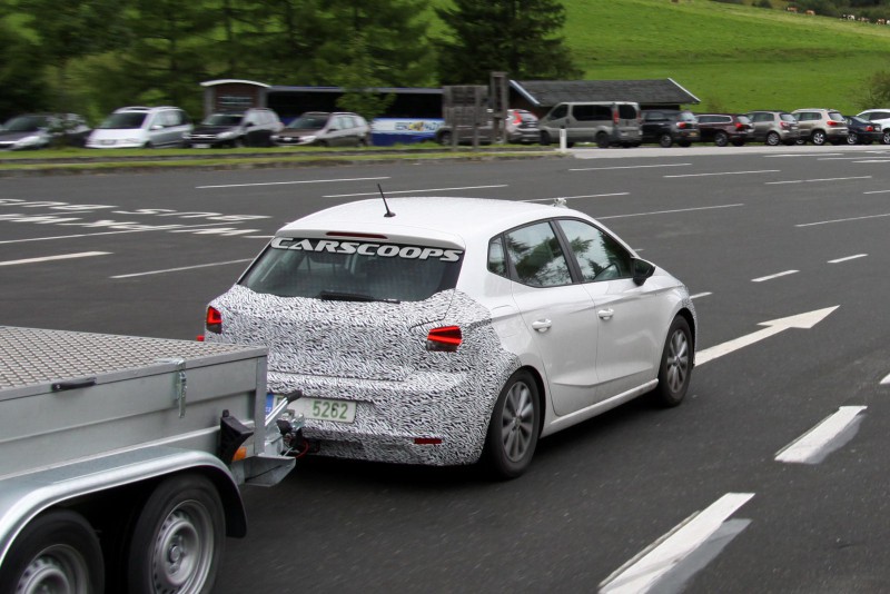 Странный мул Skoda в кузове Seat Ibiza попался фотошпионам