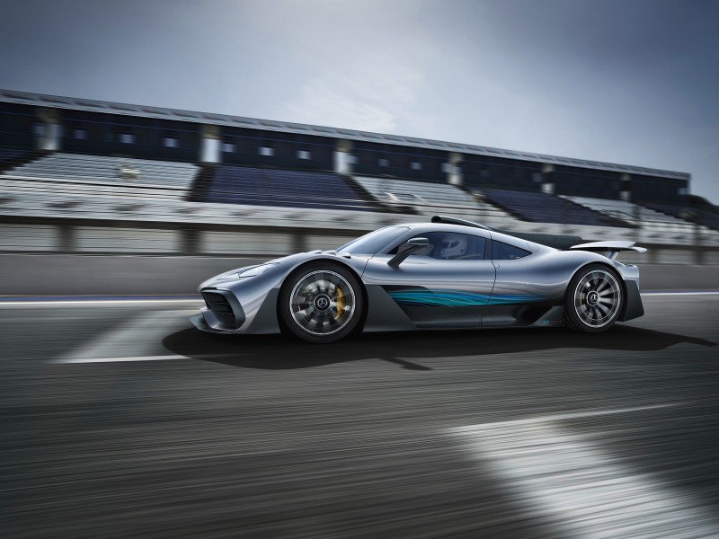 Долгожданный Mercedes AMG Project One наконец-то показали вживую [видео]
