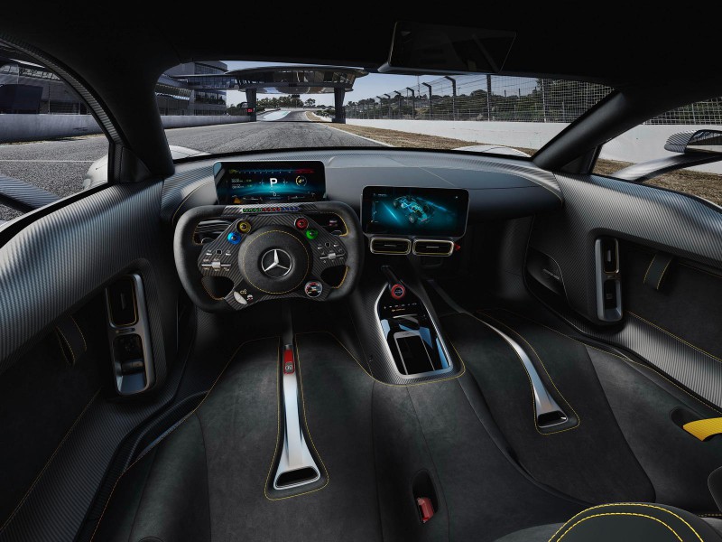 Долгожданный Mercedes AMG Project One наконец-то показали вживую [видео]