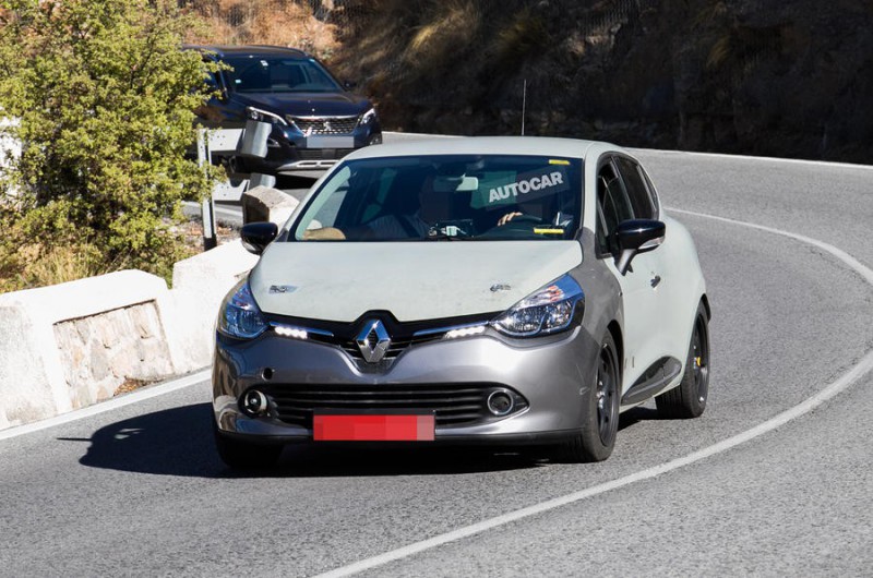 Следующее Renault Clio электрифицируют и снабдят автопилотом второго уровня