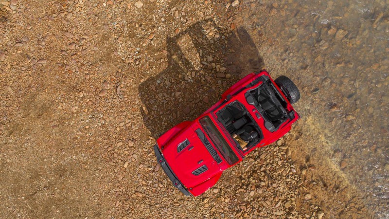 2018 Jeep Wrangler показали в преддверии официального дебюта