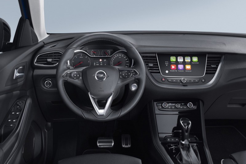 Opel Grandland X получил новый дизель и премиальную комплектацию
