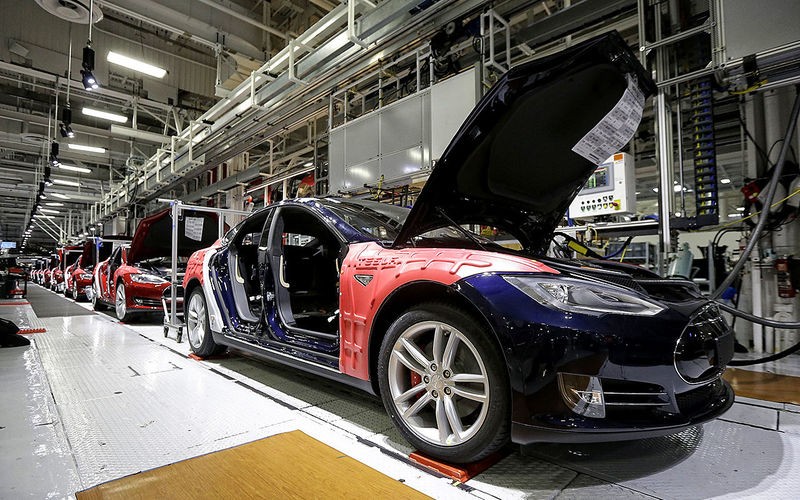 9 из 10 Tesla имеют производственные дефекты при сборке