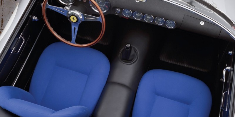 Ferrari 250 GT LWB California продали почти за 18 млн. долларов США