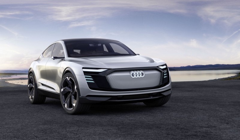 Audi начала принимать депозиты на внедорожник E-tron