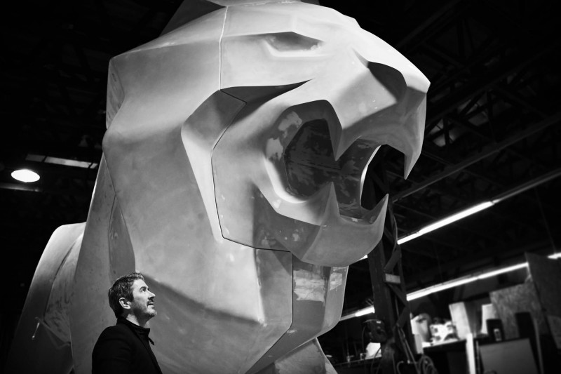 Peugeot везет в Женеву 5-метровую скульптуру льва
