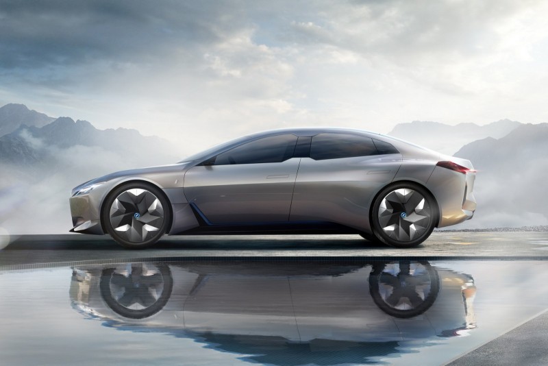 Электрокар BMW i4 придет в начале следующего десятилетия