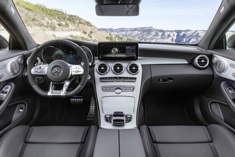 Mercedes представил обновленные купе и кабриолет C-Class