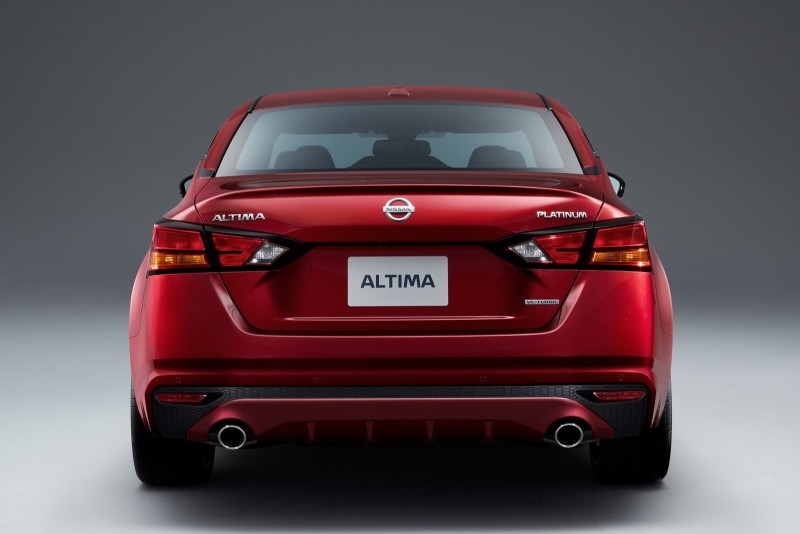 2019 Nissan Altima получила вариант AWD и 2.0L Turbo