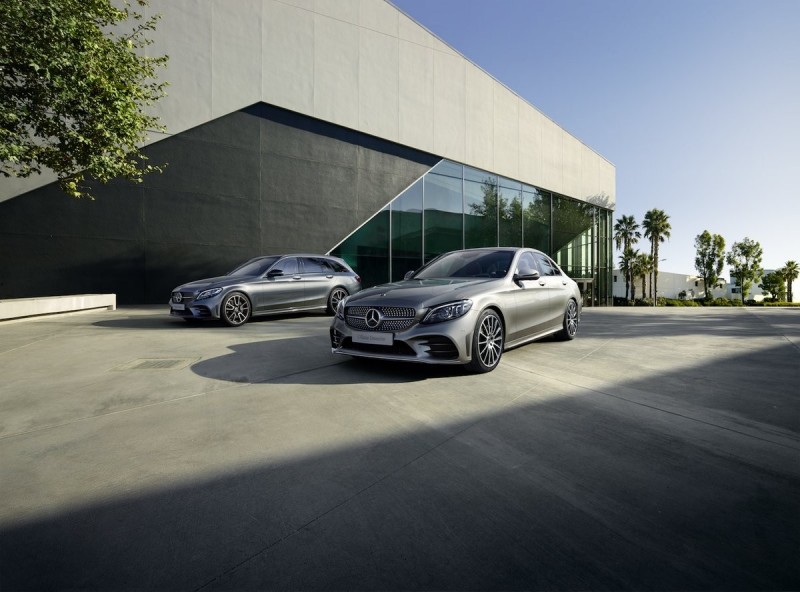 Mercedes может поделиться двигателями с Volvo и купить долю компании