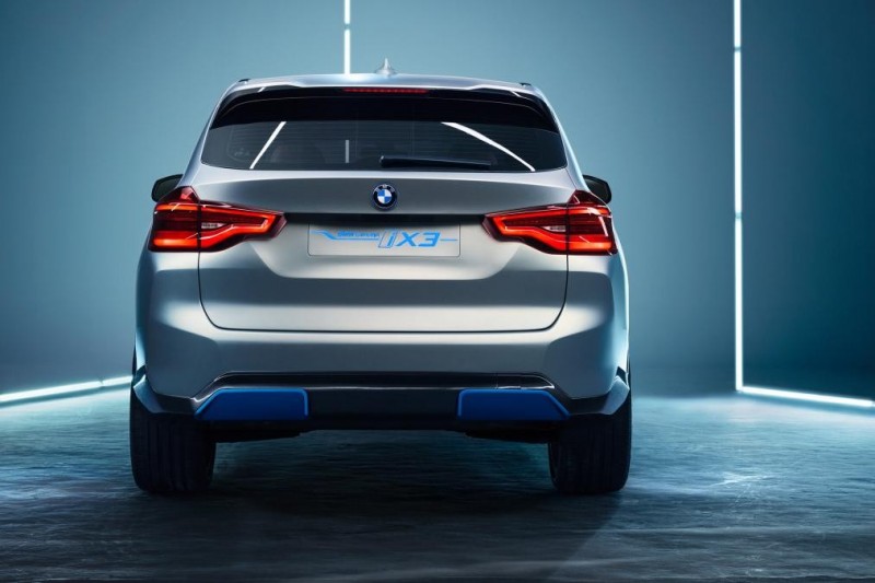 Концепт BMW iX3 запускает новую эру электрических внедорожников бренда