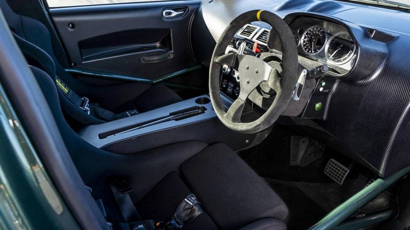 Aston Martin тайно построил Cygnet V8 для коллекционера [видео]