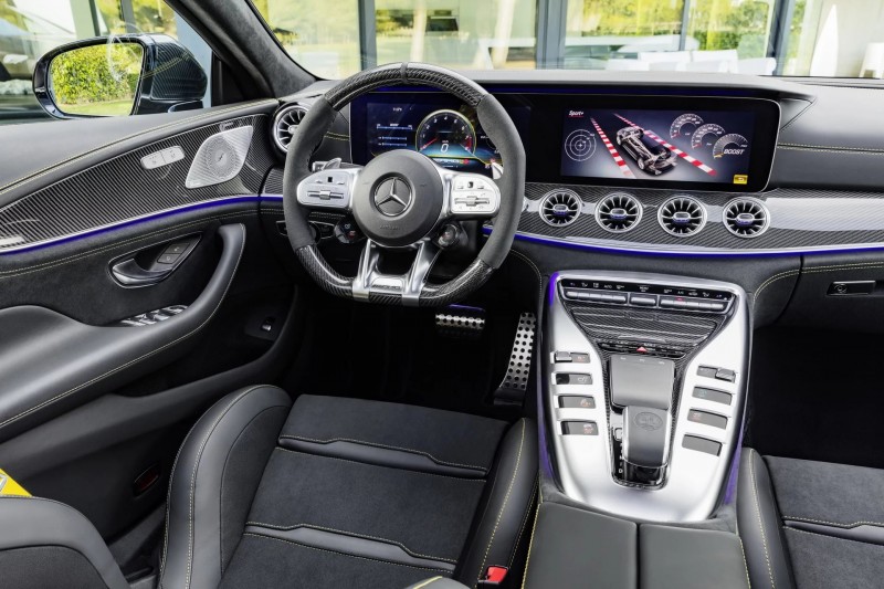 Стоимость четырехдверного Mercedes-AMG GT начинается от 150 тысяч евро