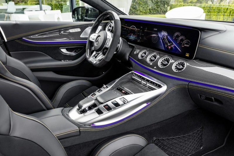 Стоимость четырехдверного Mercedes-AMG GT начинается от 150 тысяч евро