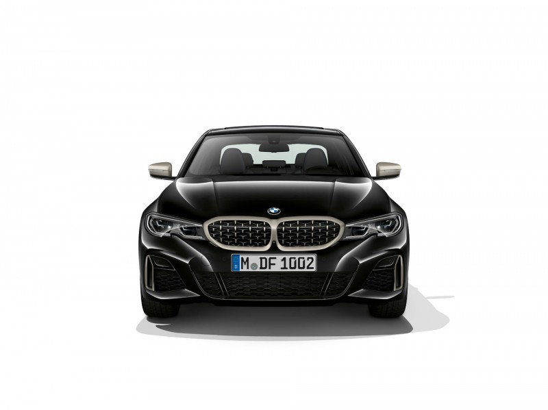 Новый BMW M340i xDrive показали перед дебютом в Лос-Анджелесе