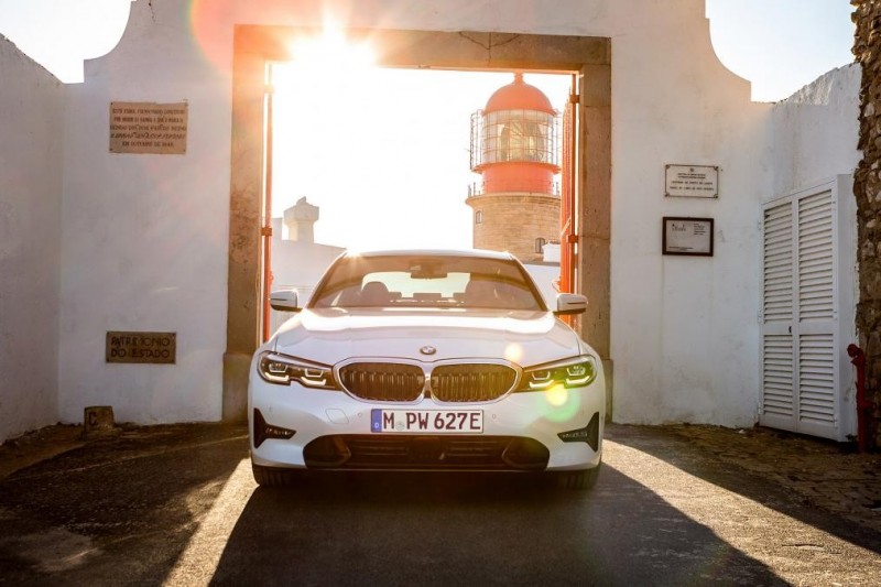 BMW 330e PHEV анонсировали не дожидаясь официального дебюта