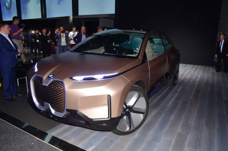 Серийный BMW Vision iNext придет в 2020 году с новой платформой