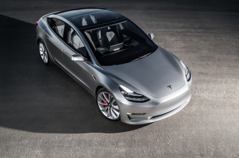 Tesla Model 3: в новый год с рекордом