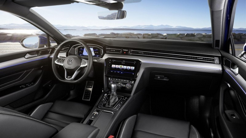 2020 VW Passat дебютирует с обновленным стилем и новыми технологиями