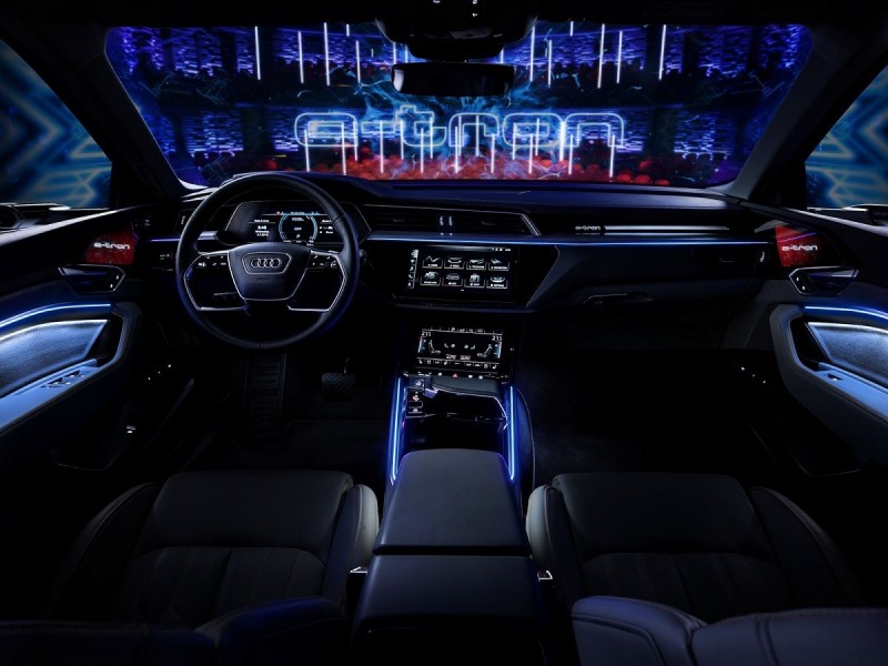 Экспресс-обзор электромобиля Audi e-tron