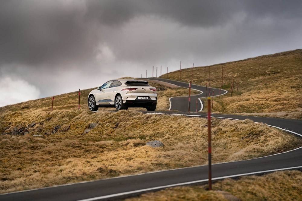 Jaguar I-Pace покорил Эверест на одном аккумуляторе - 3