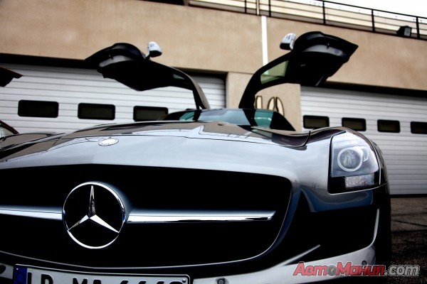 Завод Mercedes: Как собирают AMG SLS [видео]