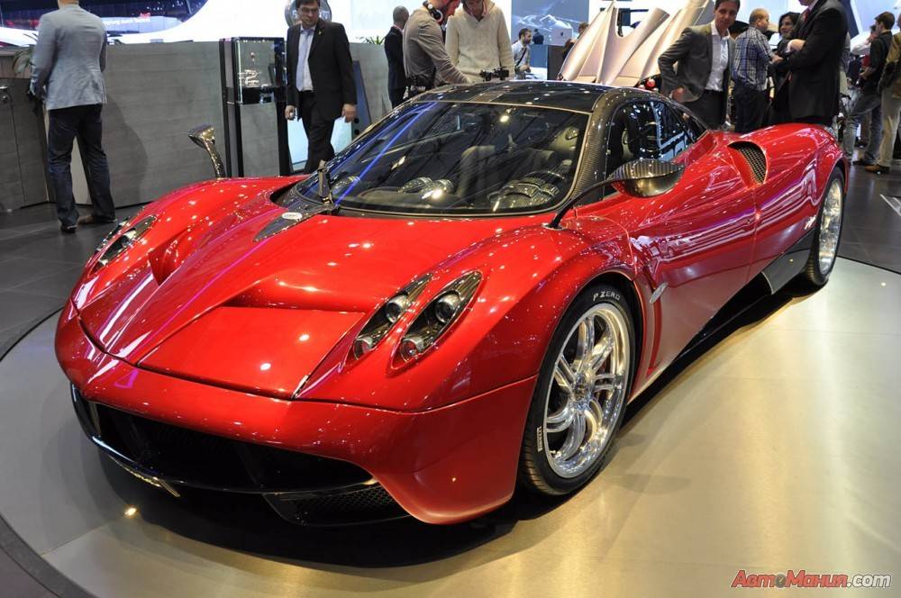 Pagani Huayra лучше смотрится в красном цвете: Женева 2011 - 1