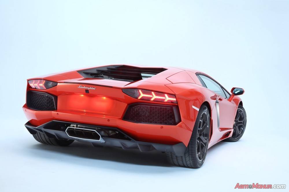 Новый Lamborghini Aventador представили в Женеве [33 фото] - 24