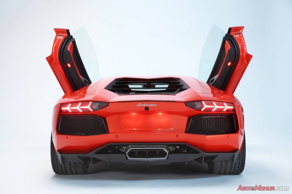 Новый Lamborghini Aventador представили в Женеве [33 фото] - 26