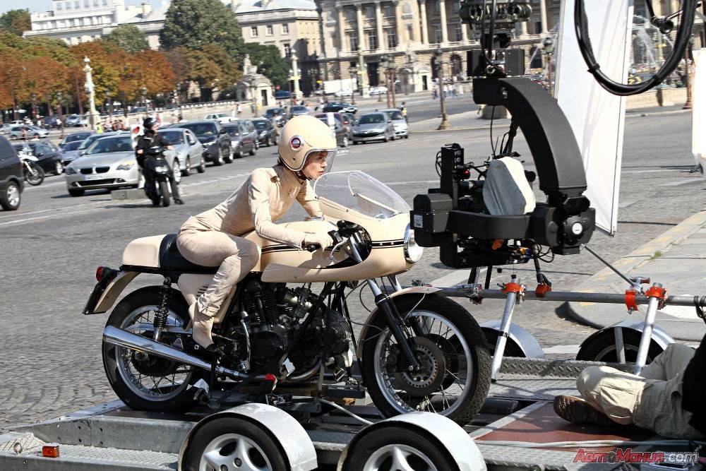 Кира Найтли, Chanel и Ducati 750 Sport [10 фото & видео] - 1