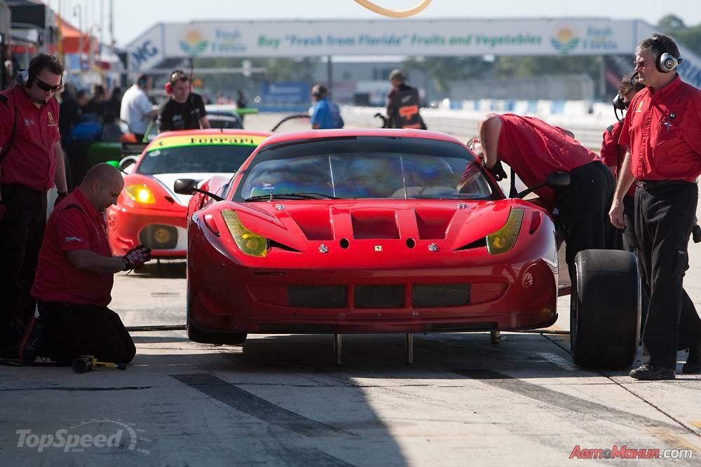 Спорткар Ferrari 458 GTC 2011 для команды RISI Competizione [18 фото] - 3