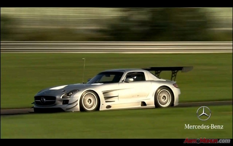 Взгляд изнутри: Mercedes SLS AMG GT3 2011 [видео]