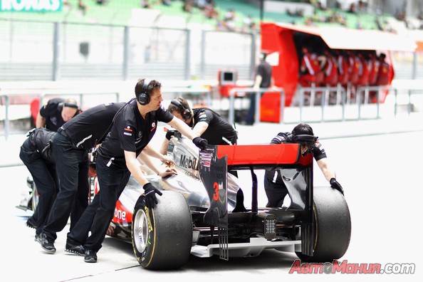 За кадром Формулы-1: Малайзия 2011 – подготовка, квалификация [62 фото]