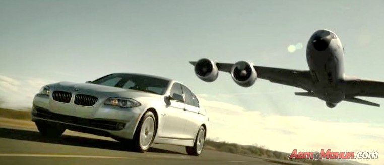 BMW Series 5: дозаправка на трассе [видео]
