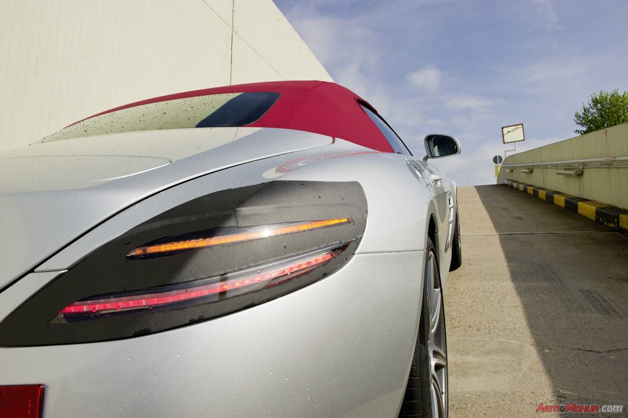 Финальные испытания родстера Mercedes SLS AMG 2012 - 5