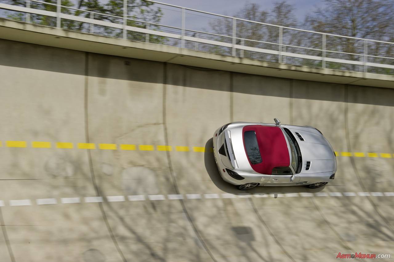 Финальные испытания родстера Mercedes SLS AMG 2012 - 1