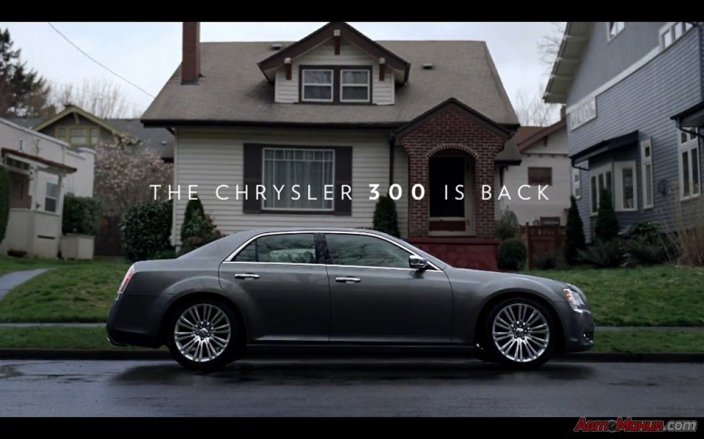 Реклама 2011 Chrysler 300 со звездой американского футбола