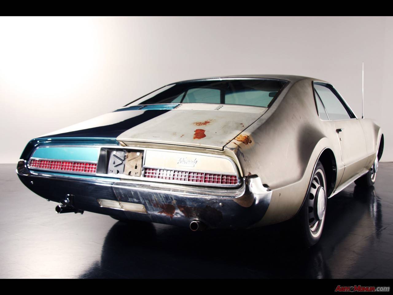 Отреставрированный ретро автомобиль Oldsmobile Toronado [16 фото] - 2