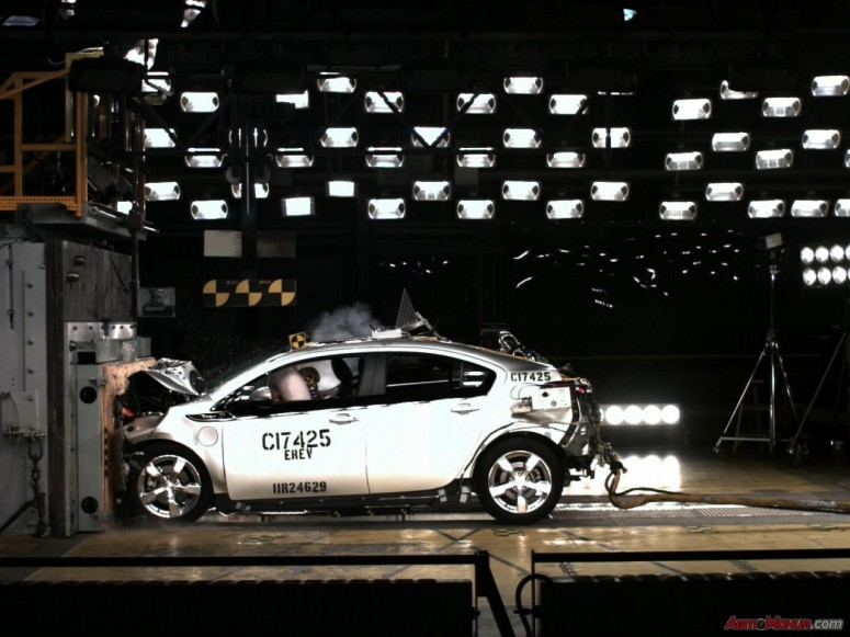 Краш-тест Chevrolet Volt 2011 NHTSA: оценка «отлично»[3 видео]