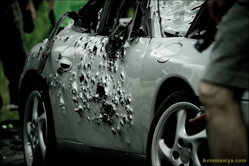 Икону Porsche изрешетили: 10 000 пулевых отверстий [12 фото] - 11